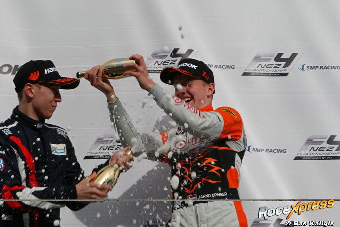 Jarno Opmeer zege champagne